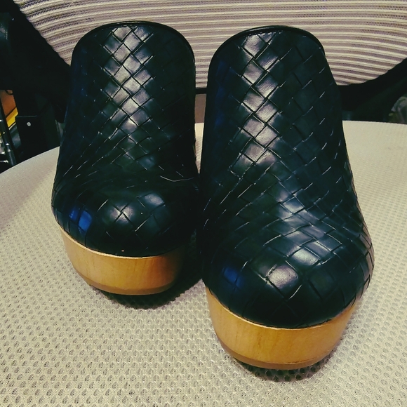 Women's Clog Heels 6 - Picture 2 of 2